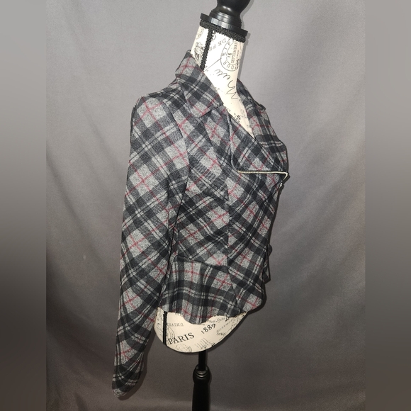 Plaid Zip-Up Jacket w/Ruffle Bottom Black and Red sz Small - Picture 7 of 7